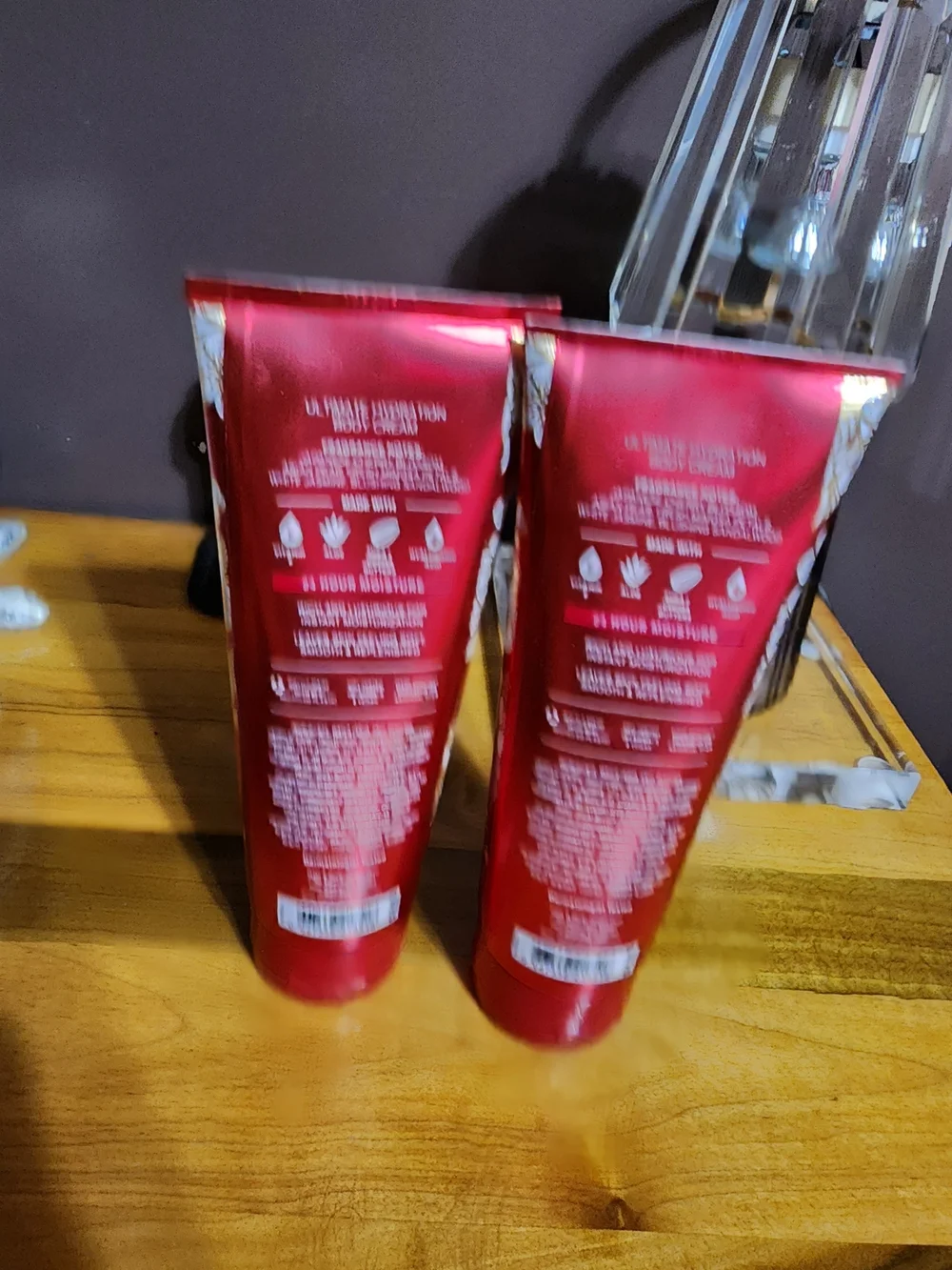Bath & Body Works Japanese Cherry Blossom Body Cream - Red & White Floral